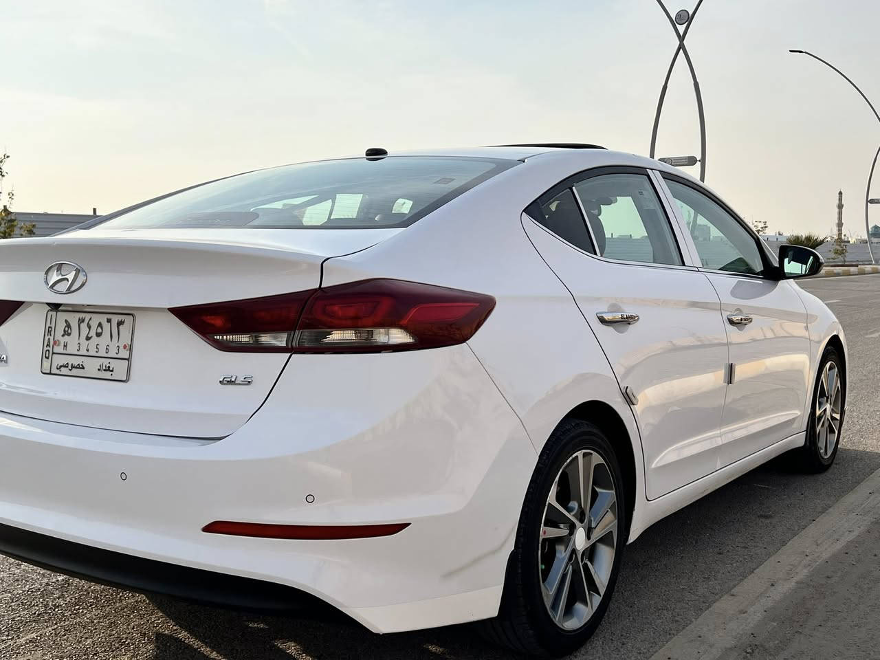 السلام عليكم
(GLS)النترا .. ٢٠١٧ … ايراني 

ماشيه  165 كيلو متر 

(داخل قرميدي 

مكفوله 

مكان السياره الرمادي شارع عشرين  

  ***********  وغير متواجد علفيس
