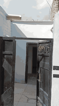 بيت (50) متر زراعي حي ميسان قرار محكمه  مقابل العسكري عمود 230 شارع مول المزرعه يبعد عن شارع الصب. 300 متر
مشمول بالتطويب .
غرفه صاله مطبخ ومكشوفه وطارمه كما موضح بالصور والفديوا
الصاله سندويج والباقي عكاده 
السعر 18 مليون وبي مجال للشراي .تليفون ***********
مكلف بالنشر ☺️خاص موجود 😊
