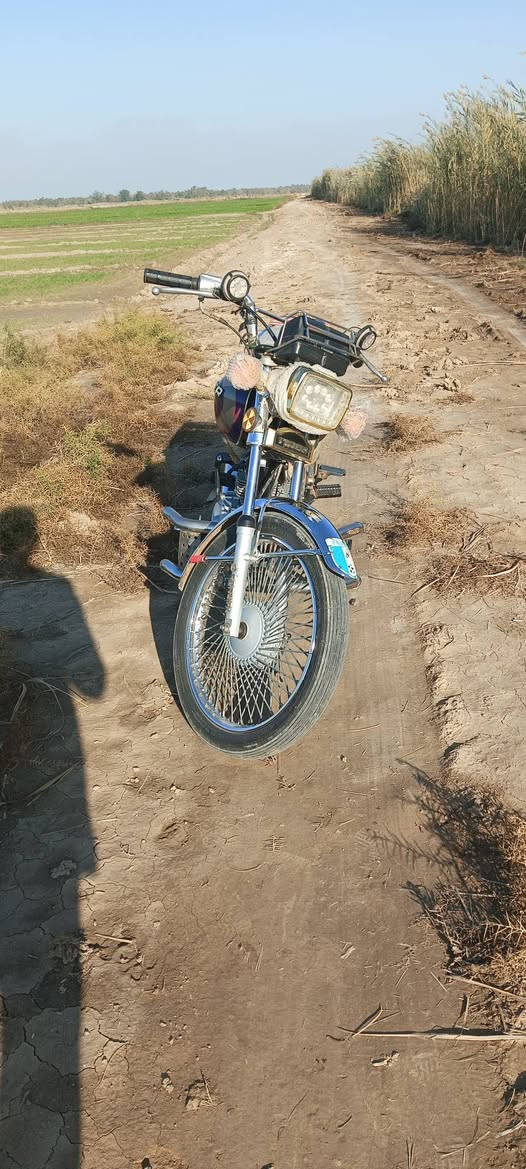 سلام عليكم دراجه للبيع موديل 2021مكفول بدل بس بستم ولباقي كفاله كهربائيات شغالات 650وبيهه مجال متواجد خاص عنوان واسط الشحيميه


**إذا كنت صاحب هذا الإعلان وتريد حذفه لأي سبب، رجاءا أرسل رسالة إلى الدعم الفني**