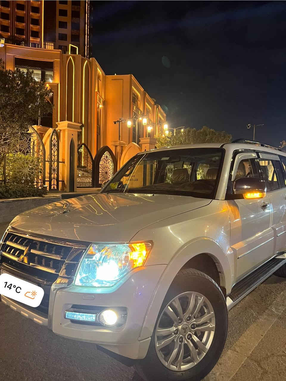 السلام عليكم للبيع باجيرو حبتور فول مواصفات رقم أربيل ماشية 64ألف موديل 2018 اعلى مواصفات فتحة سقف شاحن لاسلكي اصلي شاشت خلفي مضمومه بكارتون كاملة جاهزه من كل نواحي مكينة 3.8 ارغب شي بلباجيرو دمام خلفي فول سويجين زنون ليد السعر 225 ورقة وبي مجال مكان بغداد الكرخ دوشمة كاملة كشتات كهرباء الرقم *********** واتساب أو اتصال تخم تاير جديد وصدر كامل جديد
