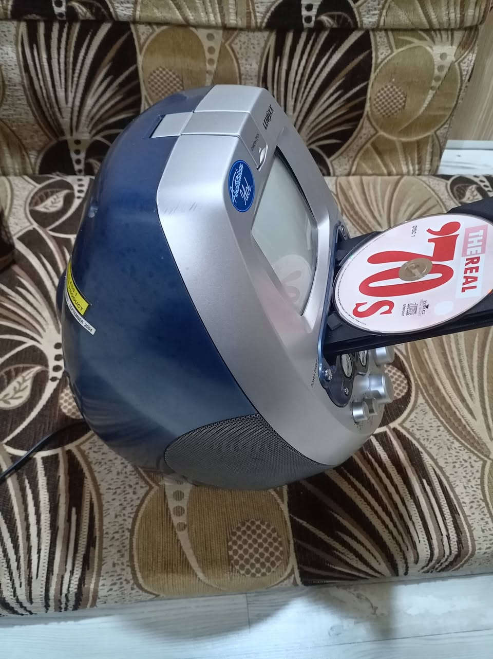 جهاز يحتوي على شاشة 5 بوصة أسود وأبيض وكامرة وسيدي ومكبر صوت وأواكس

الجهاز يعمل به فقط مكبر الصوت والأواكس والباقي فيهن عطل

الجهاز غير داخل تصليح نهائيا
أبيعه على وضعه

السعر 40 ألف
يوجد توصيل


**إذا كنت صاحب هذا الإعلان وتريد حذفه لأي سبب، رجاءا أرسل رسالة إلى الدعم الفني**