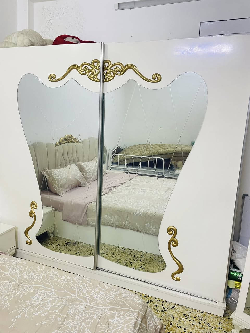 سلام عليكم..غرفه نوم تركي 6 قطع خشب تركي ثقيل 
سعر 300 الف عنوان دهوك الشراي يتفضل خاص او يتصل ع رقم ***********واتساب
