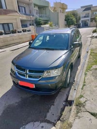 دوج جورني 2016 محرك 2400 اربعه سلندر رقم دهوك ماشيه 80 الف كيلو متر  ل...