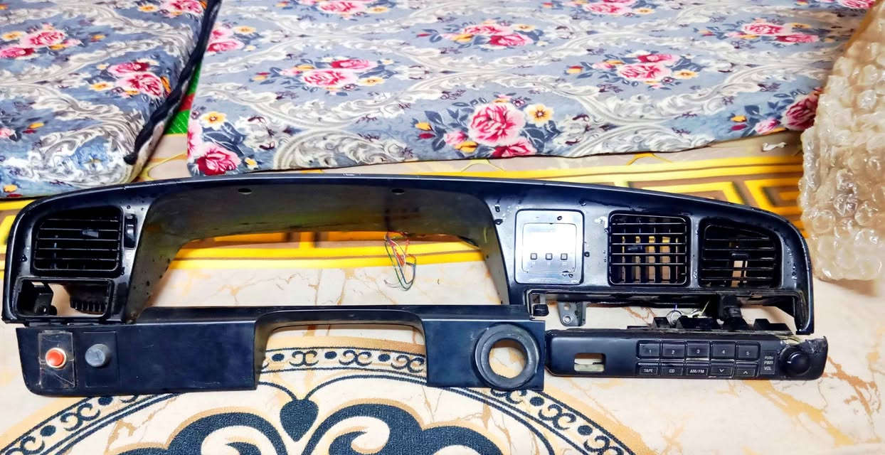 قطع غيار مارك تكم أو كروسيدا جديد ومستعمل اتصل *********** النجف, العراق
