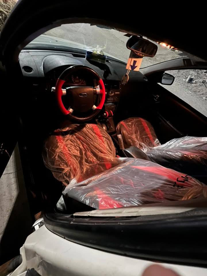 السلام عليكم
(للبيع ) 
 ( فورت مونديو )
لون(ابيض صدفي)
موديل(2006)
رقم (بغداد خصوصي)
محرك(4سلندر  (2000)
(كير اوتو)
(مشروع وطني سنويه (2028)
(تبريد ثلج❄️)(4بوابات)
(تخم تاير جديد)
(باتري جديد)
(فيتبم جديد)
(ميكانيك رايدله صيانه )
(حداديه بشرط)
(كشنات مخمل)
(ويل فورد البلادي)
(بجم لايتات كله شغال)
(كهربائيات كله شغال) 
(سنتر لوك تصعيد جام)
(شاشه بلوتوث شغال) (سماعات بلاد)

(الاستفسار)👇🏻

رقمي/***********
مكان السيار:بغداد مشتل 
السعر ٥٠وبيه مجال صاحبه يريد مداور
