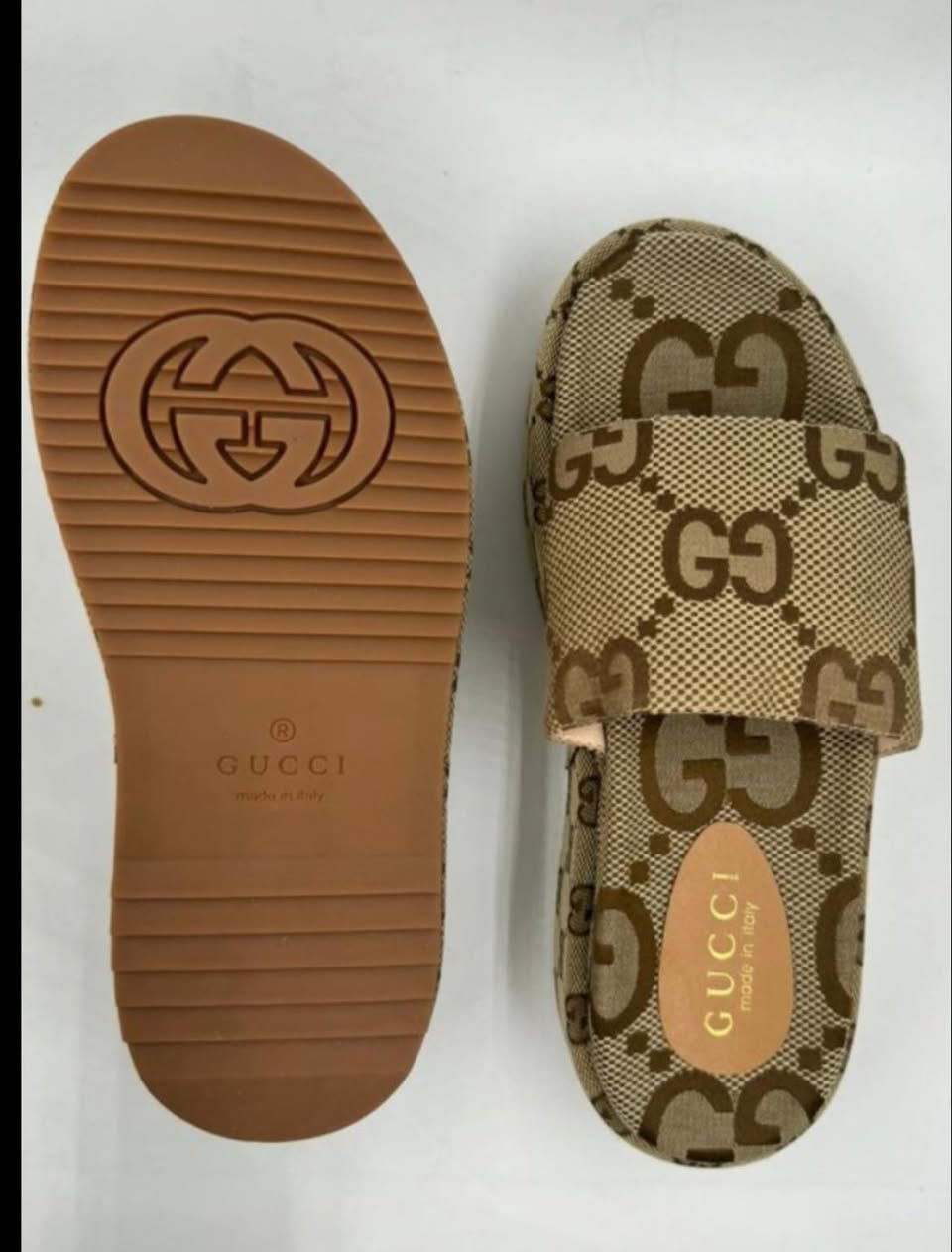 قبعة وسلبر ماركة كوجي الاصلي مختوم ايطالي
خلو سعر وبلعافيه


**إذا كنت صاحب هذا الإعلان وتريد حذفه لأي سبب، رجاءا أرسل رسالة إلى الدعم الفني**