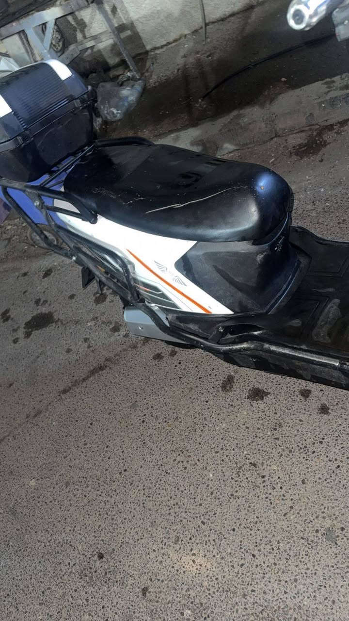 السلام عليكم درجه شحن للبيع فول مواصفات دراجه جديده شخطه مابيه كهربائي شخاله كامل بس ال شيول فاصل وبيه مكاتبه تحويل شوكت متريد ومضمون المواصفات 6بطاريات ثلاث سرع سرعته ميه حقيقي وبيه بك دبل صندوك السعر 700 الف والرقم *********** مكاني بغداد الاعضميه يم ابو حنيفه واي استفسار عندك اتصل وتدلل وعله مسئوليتي الدراجه
