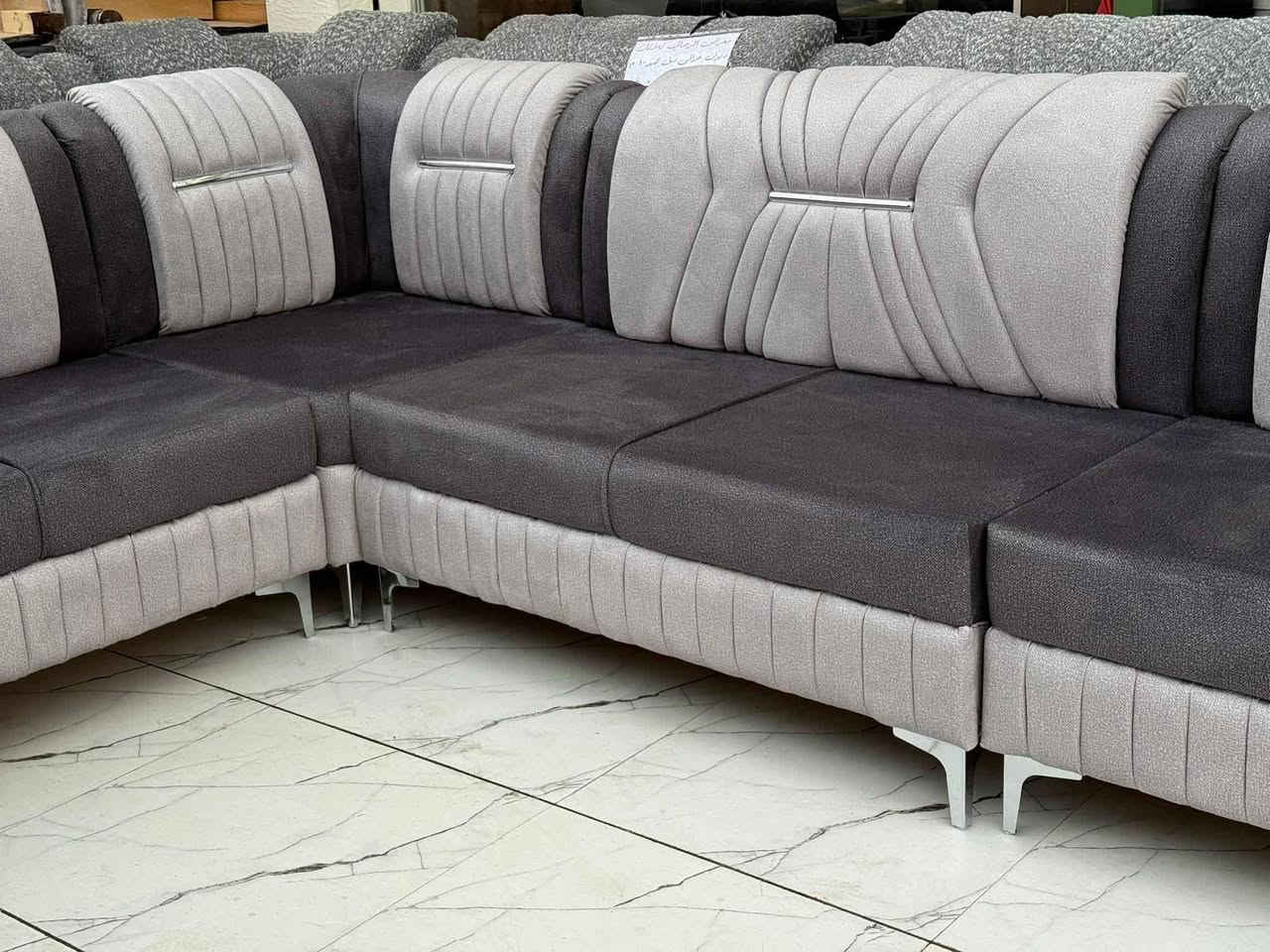 #معرض_علاوي_الدغيش_للاثاث_المنزلي 🫡❤️
ديوان عراقي شغل حطاطه خشب بلوك اسود بلكامل
قياس 7 امتار 5 قطّع 11 مقعد شغلنا الخاص بضمان حقيقي يمتد لسنوات الاسفنج اكسترا والخشب بلوك عراقي جدا ثقيل اضافة إلى نوعية الاقماش الممتازة والأصليه
#مستعدون_لمراوس_الاثاث_المستعمل_بجديد ❤️
#الي_عندو_اي_غرض_للبيع_يراسلنا_على_الواتساب
#للاستفسار_***********(علاوي الدغيش)
او ( *********** / علاوي الدغيش )

#العنوان (صلاح الدين / بيجي / داخل السوق / مقابل اسواق الشاطي )

واهلا وسهلا بجميع زبائننا الكرام وحياكم الله
