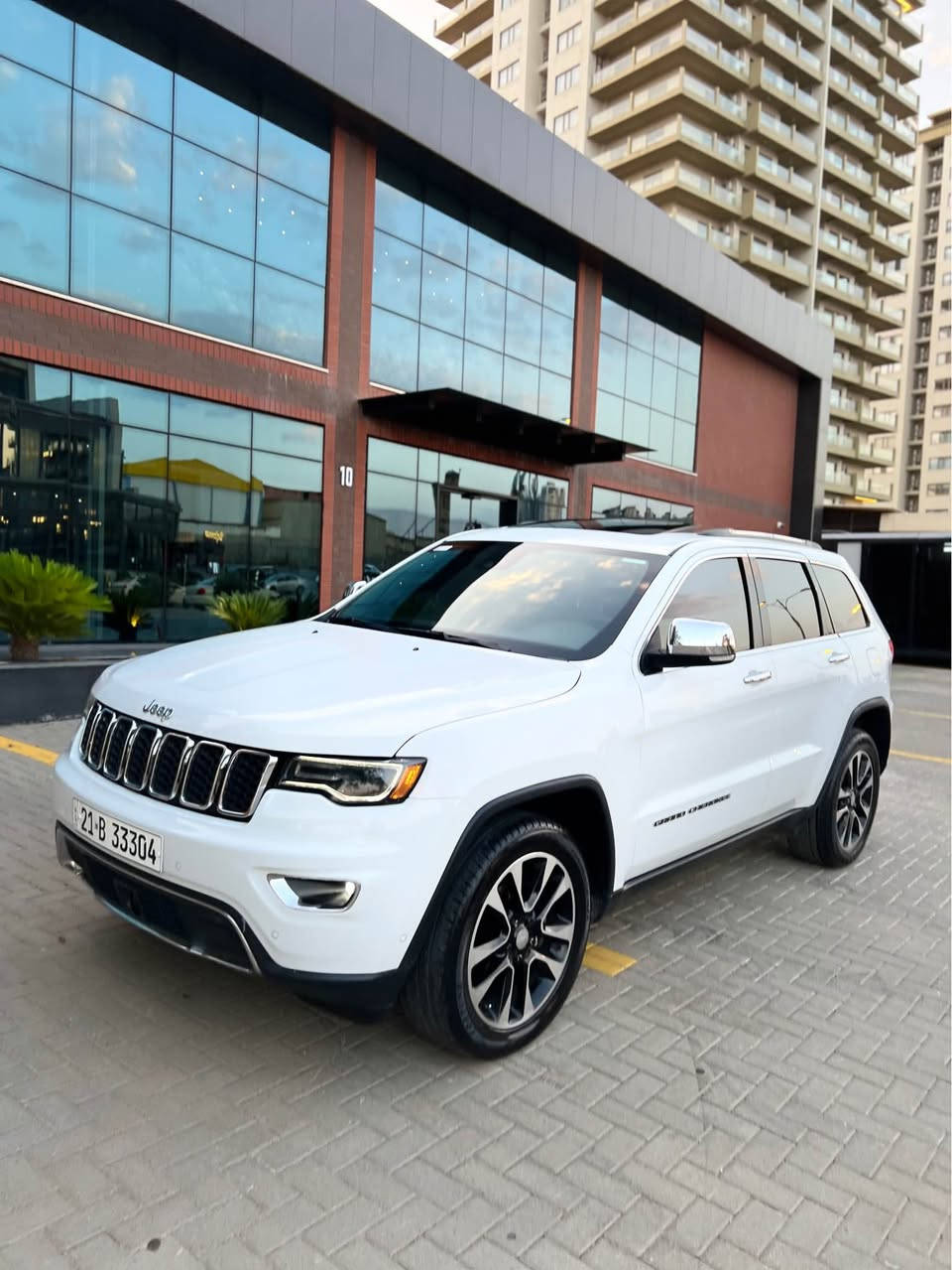‎‏grand cherokee limited 2018 V6  49,000 

سعر 259$ بیها مجال 

رقم تلیفون:***********
‎‏‎اللَّهُمَّ صَلِّ عَلَى مُحَمَّدٍ وَعَلَى آلِ مُحَمَّدٍ

‎🔹  گراند جیروکی لمتد پڵەس کلین تایتل 2018

ڕادار کبیر-اوتو پارک-اعلا فئە مواسفات  

‎🔹محرک 6 سلندر
‏‎🔹 بسمطين+فرشات بيلادي مجوود 

🔹49,000 الف ماشیة📦

‎🔹 مكفولة كفالة عامة 
‎‏‎ بدون صبغ .بدون رصعات،بدون بارد ،بدون حتى شخط
‎‏‎ ،رمل مابي ،دعامیات بدون صبغ بدون تکحیل بقية كلها بشرط

‎🔹فول فول مواصفات
شاشة كبير لمس كاميرا حاسة
بسمطين
کشنات حار و بارد 
رادار 360 درجە 
ستیرن حار
مرائی رادار 
کارپلەی
اوتو پارک
ئوتو ستارت/ستوپ 
‏‎بانوراما 
‎كشن جلد كشن كاراباي 
‎بصمة تشغيل عن بعد باب جاك ليد زينون 
‎تحكمات ستيرن دبل فوليوم فورويل هوك
‎سيارة بها 2 بصمة من شركة جديد جدأ 
‎سيـارة عل نظافتها احسبها صفر زيرو

 ‎‏‎تخم تاير الاصلي جدید🔹
کل سیرفس جدید 

‎‏‎محرك كير بشرط مامفتوح 🔹
‎‏‎سيارة حيل نظيفة كلشي عل بلاد لوك
‎‏‎ سنوية زنكة كلشي جديد
‎‏‎باسمي السنوية بشرط تحويل و خرامة 
‎‏‎سيارة مابيـها دينار مصرف كامل من كل نواحي
سیارە بسمی 
‎نفسي يوم /تحويل حاظر 
‎مکان /داخل سليماني

‎رقم تلیفون ***********📱📞 السليمانية, العراق

