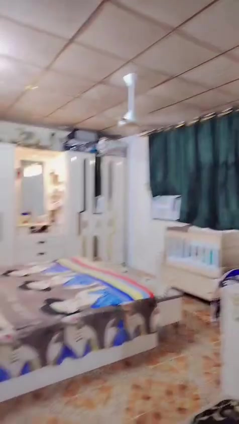 السلام عليكم بيت للبيع مساحه ١٠٠متر طابق واحد متوفره جميع الخدمات مي كهرباء سحب تبليط يحتوي البيت على غرفه استقبال مطبخ صحيات خارجيه وداخليه طابو زراعي سند ٢٥ عنوان جسر ديالى القديم العريفيه قرب شير وفرهاد سعره ٣٨وبيه مجال


**إذا كنت صاحب هذا الإعلان وتريد حذفه لأي سبب، رجاءا أرسل رسالة إلى الدعم الفني**