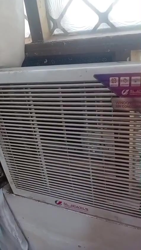 للبيع سبلت طن ونص ب300 وبي مجال ومكيف طنين 2 ب250 وبي مجال
***********
