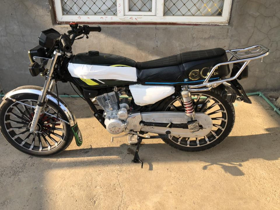 دراجه سيفان للبيع موديل 25 مكينه 200مكفوله مكاني الخالص سراجق السعر 700 اتصل ع ***********
