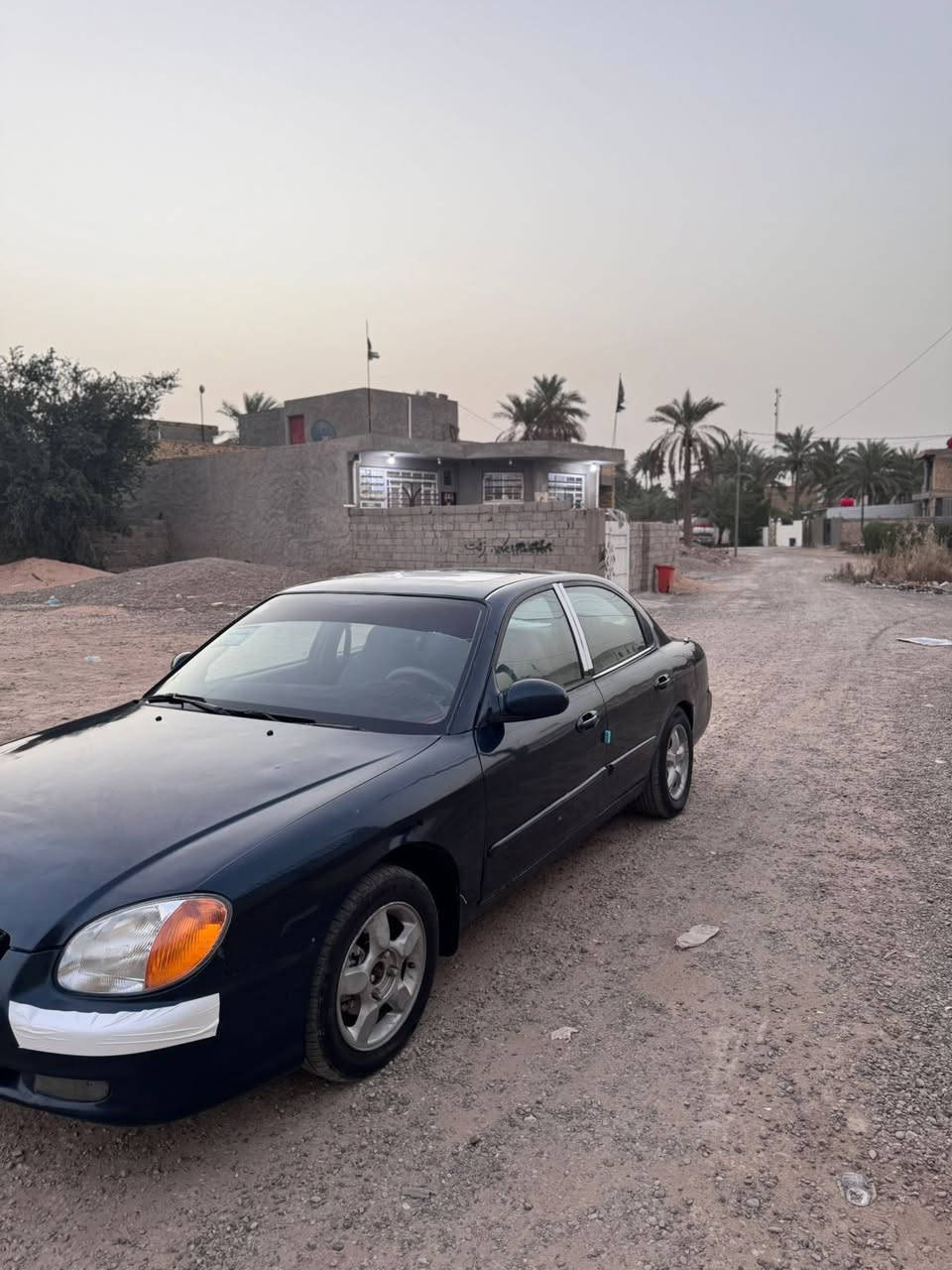 من رخصة الأدمن هونداي سوناتا موديل ٢٠٠١بنزين أصلي ٦سلندر سياره جاهزه مكينه كير حاويه جديده حداديه تخم تاير غرفة درجه اولى سياره جاهزه بسمنى سنويه ل٢٧ حادث جاملغ خلفي فقط مصبوغه للجماليه السعر المطلوب ٤٤ التواصل على الرقم ***********علما غير متواجد علفيس
