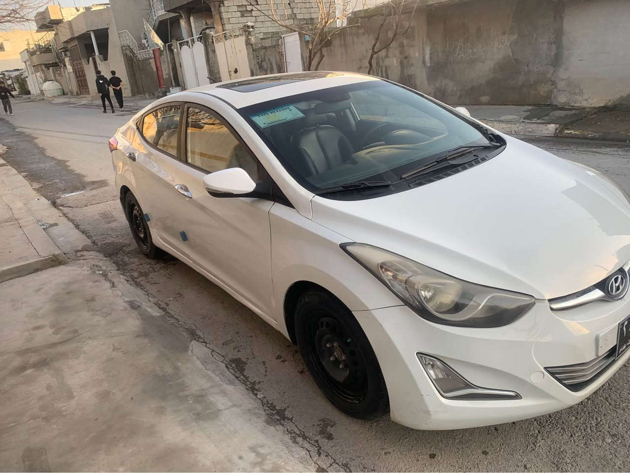 ئەلەنترا مۆدیل ٢٠١١ براوەی دوبەی
سلاید 
جڵد
کوشن هیتەر
ئاوێنە ئیشارەت
ئیکۆ
سەیارەکە توند و تۆڵە 
گێرو مەکینەی بەشەرت
لێدرای نیە
*********** بشدار, السليمانية
