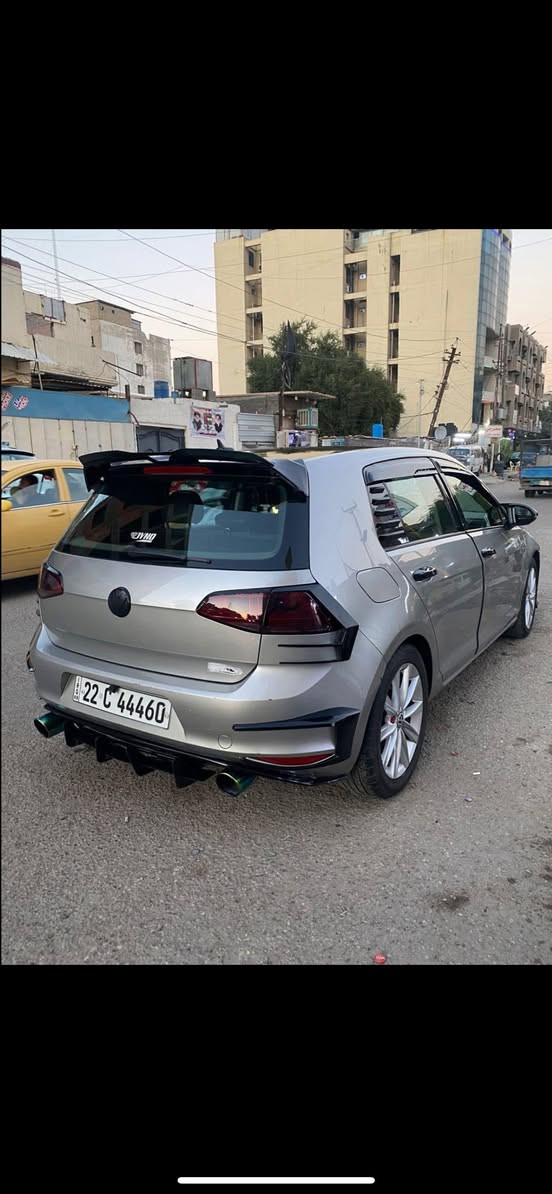 السلام عليكم ورحمة الله وبركاته
للبيع 🚗�فولكس فاكن جولف 2015 MK7

المكينة: 1800 تيربو – اقتصادية وقوية بنفس الوقت.�الممشى: 110 ألف ميل.�رقم سيارة مميز كلش حلو – رقم أربيل.

السيارة نظيفة جداً وما بيها أي قطرة صبغ، وكالة ومكفولة كفالة عامة. سيارة كلين �حالتها ممتازة واستخدام خفيف، بيها فقط بارد خفيف بالجاملغ الخلفي.

المواصفات:�• نظام شفتات + سبورت كير أوتوماتيك�• عطاس (صوت) حلو للمكينة�• داش كام 4K كاميرا أمامية وخلفية�• شاشة أصلية للسيارة حجم 10 إنج

السيارة بيها إضافات حلوة وهواي ميزات، وتعتبر فرصة للي يدور سيارة نظيفة واقتصادية.

السيارة باسمي والتحويل فوري ثاني يوم إن شاء الله.

السعر: 125$ ورقة �وبيها مجال بسيط للشراي.

للاتصال أو التواصل واتساب:�***********
