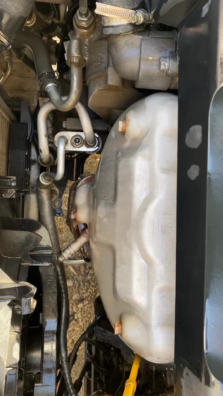 ئەڤێو ٢٠١١ ناو زەرد مەکینە گەورە مەکینەی نەکراوەتەوە بۆیاخ و دەعمی نیە سەنەوی تا ٢٠٢٩ تازەیە  گيرو مەکینەی بە شەرت مەسرەفی ئەو سەیارەیە دوو شەمعەیە 
٨٠ معامەلە جوابی مەسج نایەمەوە بە تەلەفون ***********
