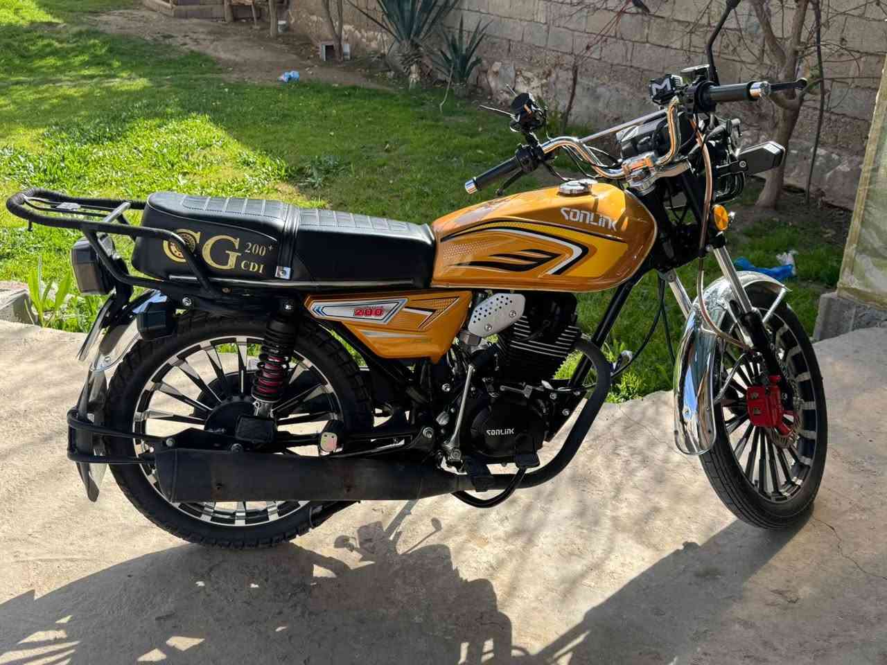 السلام عليكم  دراجه ايراني  موديل 25  نضيفه مثل ما واضع بل صوره مكلف بل نشر صاحب دراجه ‭0780 007 8043‬.
