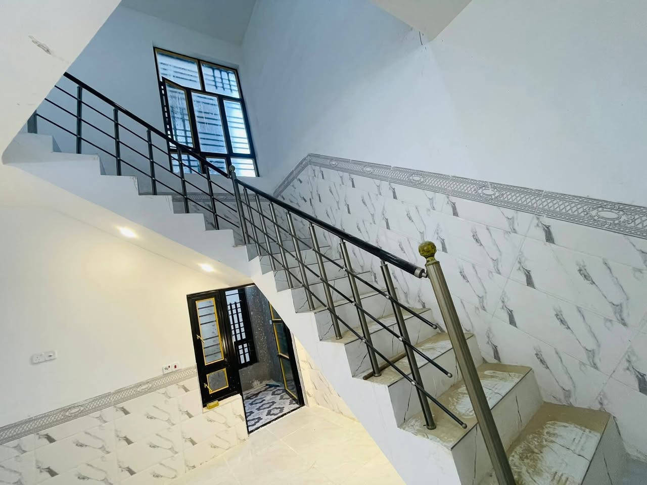 🔹 بيع وشراء مشتملات – الفلوجة 🔹
يعلن مكتبنا عن توفر مشتملات للبيع والشراء في مدينة الفلوجة
بمواقع مميزة وأسعار مناسبة حسب المواصفات.
📌 المواصفات:
▪️ المساحة:   (__125_ م²)
▪️ الواجهة: (__6وربع _ م)
▪️ الموقع: (حي السلام / منطقة  ___ – الفلوجة)
▪️ الحالة: (سكني  / مشتمل جاهز للسكن)
💰 السعر:  (127 مليون وقابل للتفاوض )
📞 للاستفسار والمزيد من التفاصيل:
(*********** واتساب) (- ***********)
✳️ نستقبل عروض البيع والشراء من المالك مباشرة
✳️ مصداقية – سرعة إنجاز – أسعار تنافسية
