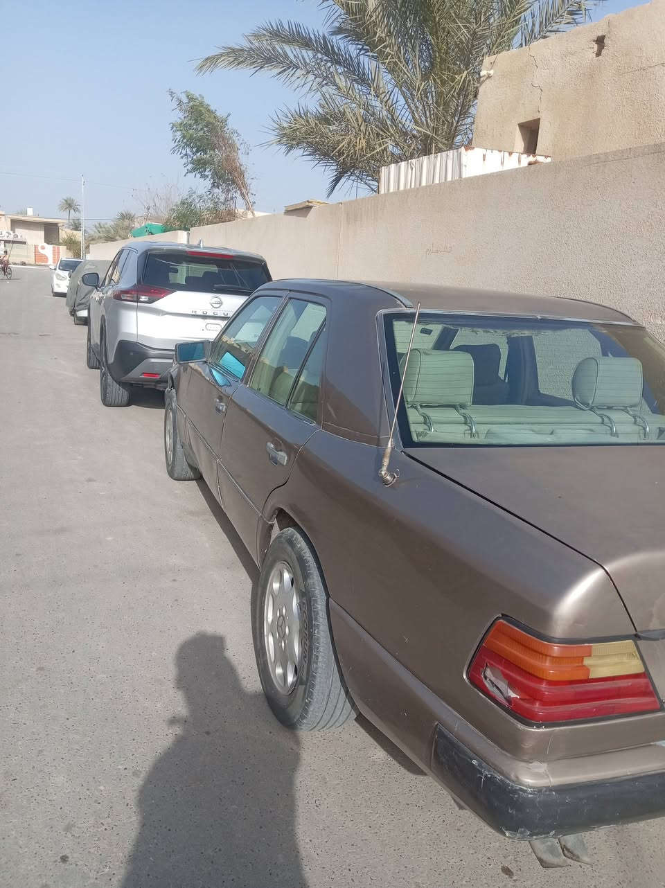 مارسدس دب بلاديه كلها السياره موديل ٩١ رقم كربلاء جديد مصبوغة عام جماليه  السعر ٦٠ وبيها مجال قليل للاستفسار أكثر اتصل *********** غير متواجد ع فيس
