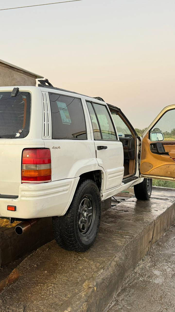 جيب كراند شيروكي 1996
محوره محرك وكير بطة vvt خير من الله 
43وبيهه مجال ***********
