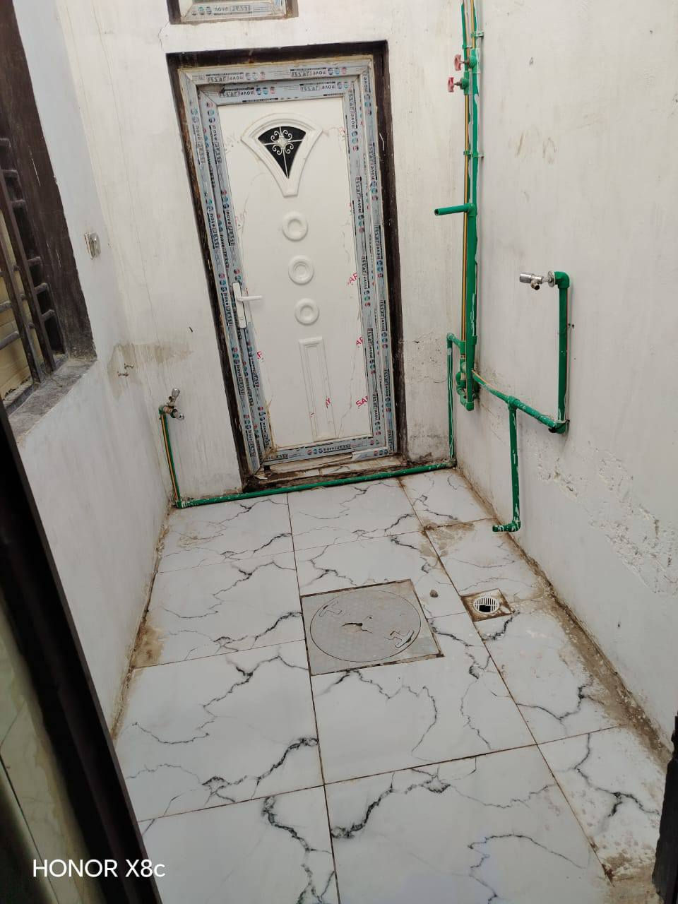 بيت🏠🤑 اليجار سعر 250الف مقدمه شهرين 🤑
***********

بيت مساحه 75م #طابو_زراعي سند 25

#قريب_شارع_لحولي 

(عنوان لمكتب ) 
(  عمود 317 شارع الصب مقابل ملحق قريه الغدير                                

بيت جاهز مفتاح 🔑 
أساس وسقف صب مركزي 

منطقه كامله السكن #شوارع_تبليط 

غرفه نوم وصاله ومطبخ حمام داخليه مكشوفه ومدخل 

#مدارس // ماء//. كهرباء//. تبليط  /. خط مولد ذهبي 

وتساب
***********

ملاحظه// توجد لدينا كل المساحات من دور او قطع
