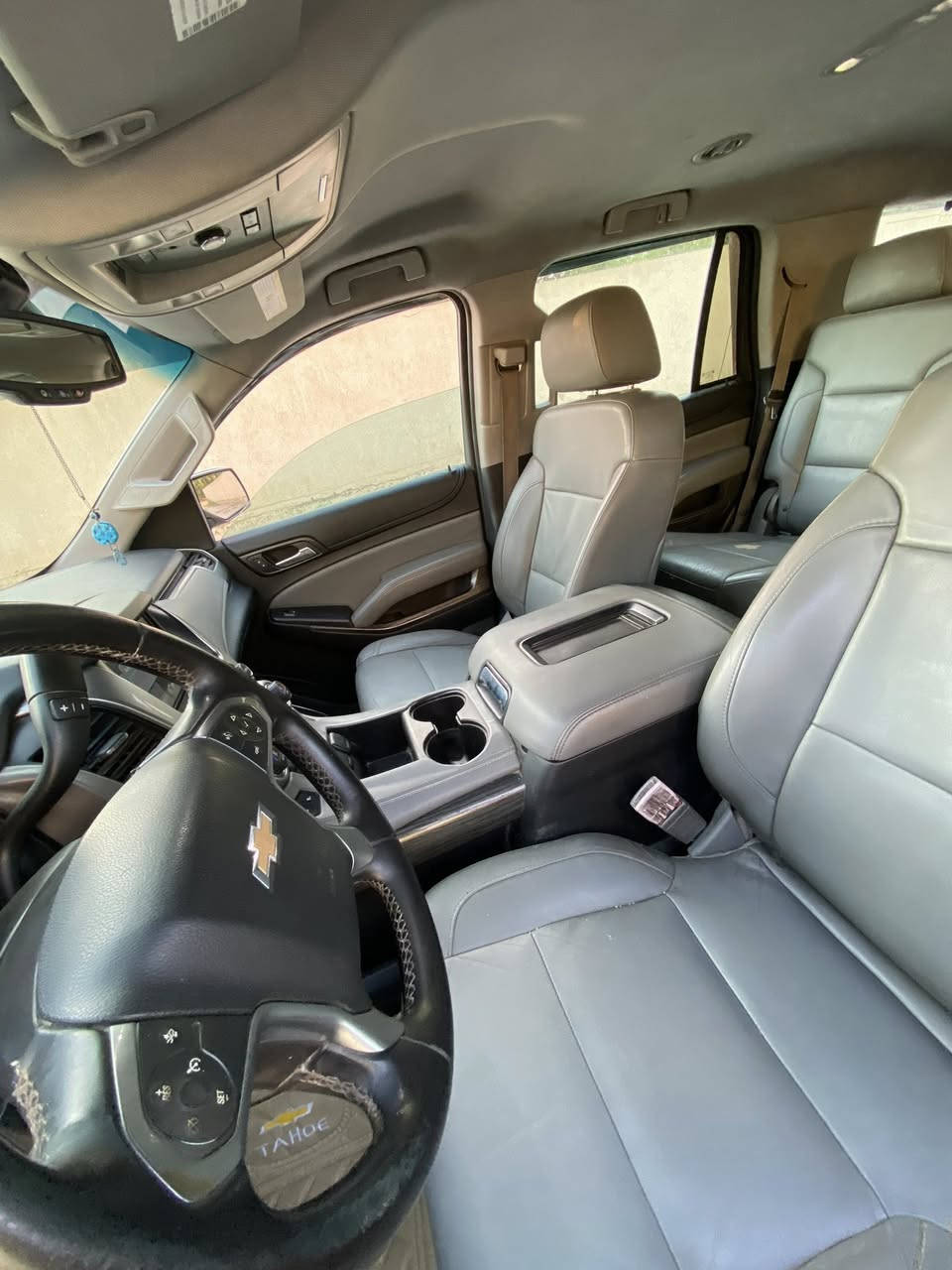 السلام عليكم 
تاهو 2015 LT 
رقم بغداد 
وارد امريكي السياره فول عده الفتحه والبصمه 
VIP
رادار
حساسات امامي خلفي
كشنات كهرباء
شاشه جبيره 
شاشه قاصه
كشنات VIP
جنطه كهرباء مانع اصدتام 
وبعد اكو هواي مواصفات 
حادثهه جاملغ وباب 
للبيع السعر 305
وبيهه مجال بسيط
***********
