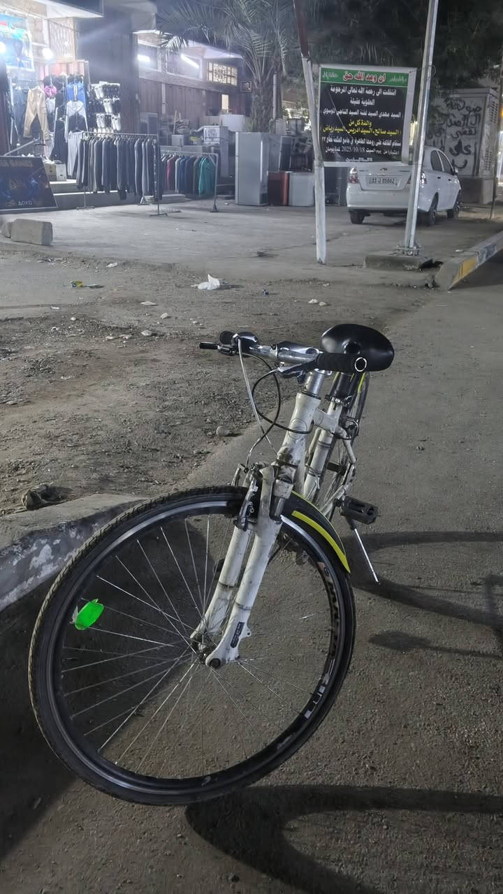 السلام عليكم c700 للبيع اي نقص ما بي كير 6نمر كشن طبي البايسكل خفيف بل سياقه بريك امامي تخفيف وقوي وابد لا تخاف ما يگلبك احجيلك عن تجربه و البريك الخلفي يحتاج نتات للمخدات فقط بس كله جاهز وكامل سعر 75 وبي مجال انشاء الله رقمي واتساب ***********
