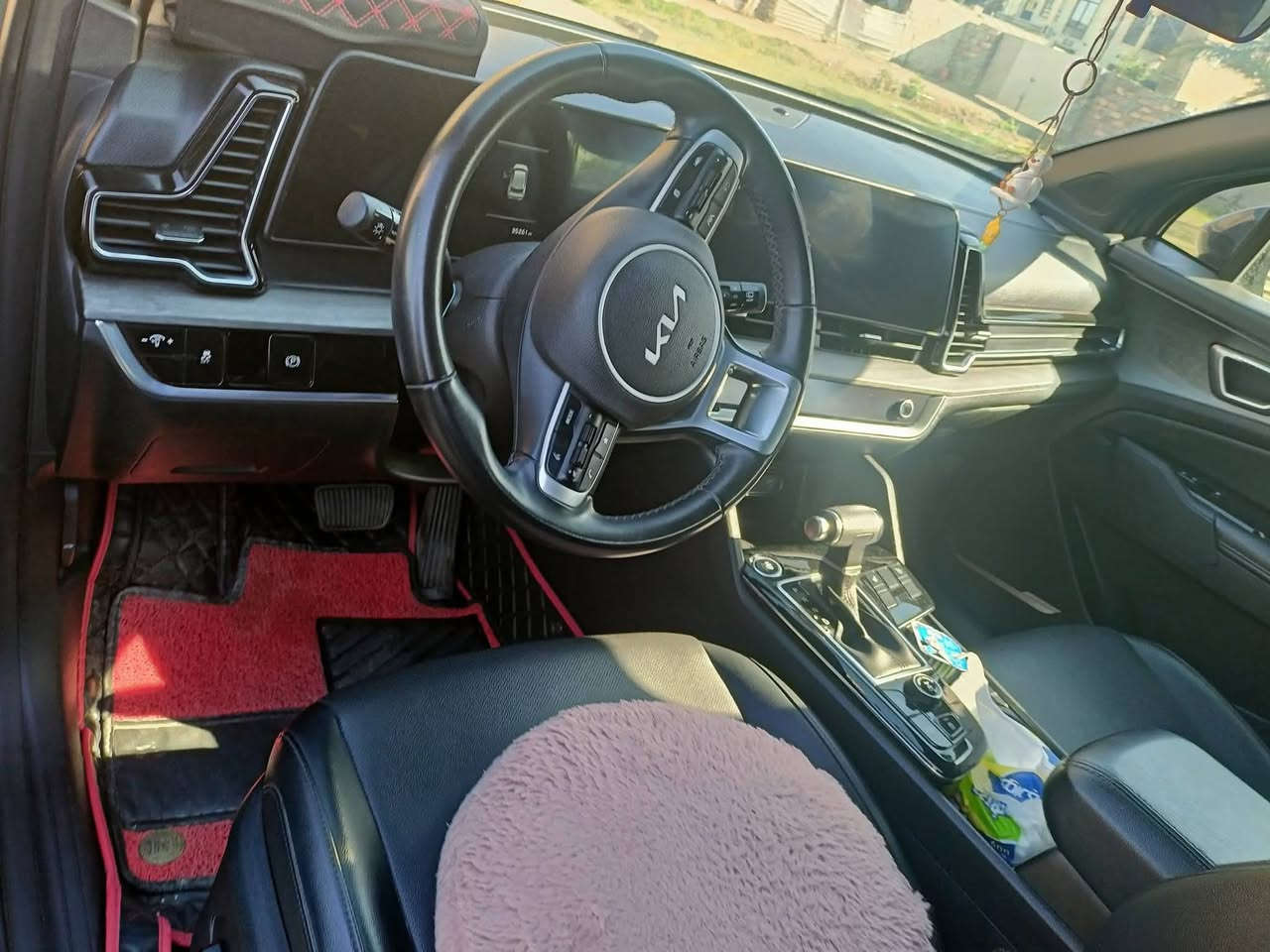 اسبورتج 23 للبيع محرك 2500 ماشيه 38 الف نظيفه كلش مابيها غير بنيد معمر نفسه مصبوغ ومابيها كل صبغ ارباكاتها سليمه مواصفات إكس لاين فول عده الفتحه 
السعر 198 
***********
