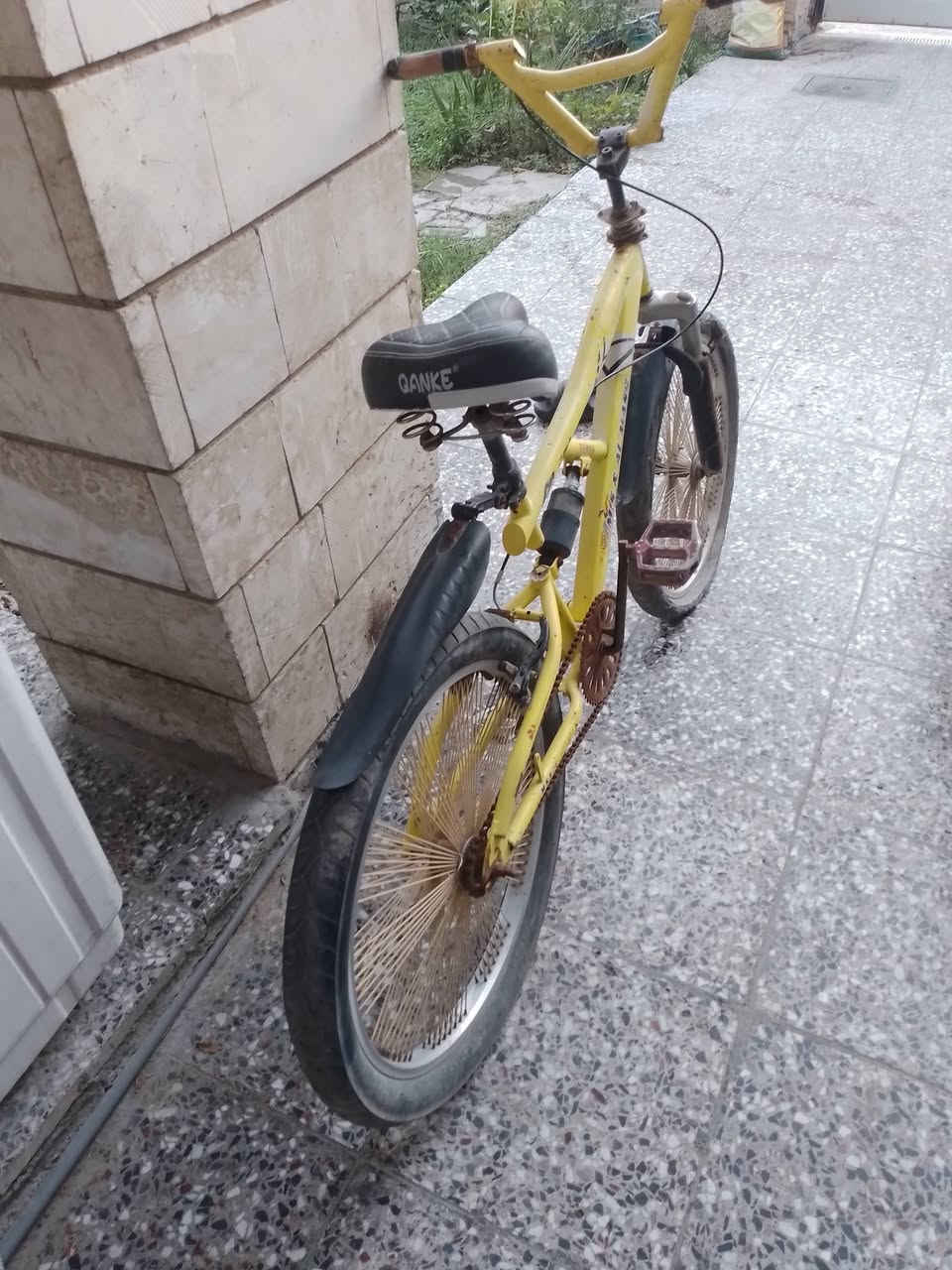 سلام عليكم بايسكل BMX اصفر حجم ٢٤ للبيع  نضيف بس نفخ دايرات بريك خلفي السعر ٧٥ وبي مجال

مكاني بغداد السيديه 
واتساب  *********** او خاص
