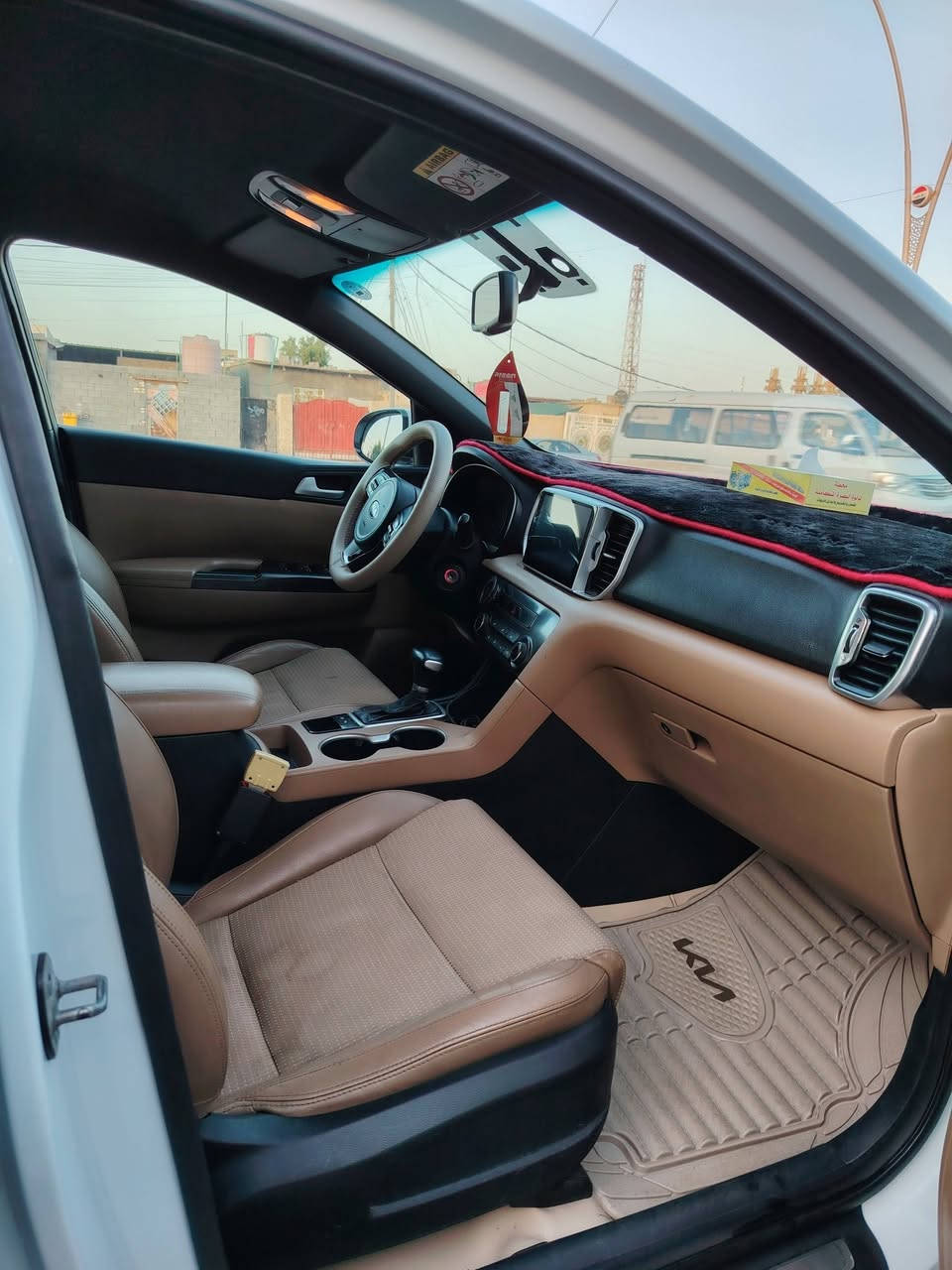 السلام عليكم
كيا سبورتج خليجي موديل 2017
رقم أربيل باسمي تحويل مباشر

ماشية 100 ألف ميل
مكفولة من الزلغ
مواصفات فول ما عدا الفتحة
السيارة نظيفة وجاهزة للفحص

السعر 170 وبيه مجال 

📞 اتصال: ***********

📍 العنوان: البصرة – القبلة
