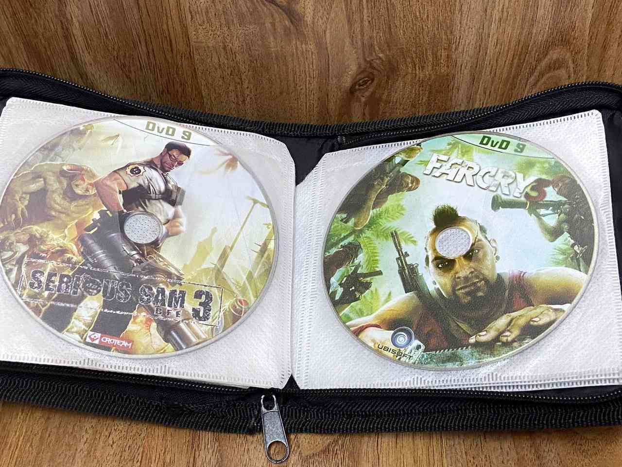 ٢٤ قرص العاب حاسبة مع حافظة اصلي بالة .
السعر ١٥،٠٠٠ دينار . 
متوغر توصيل .


**إذا كنت صاحب هذا الإعلان وتريد حذفه لأي سبب، رجاءا أرسل رسالة إلى الدعم الفني**