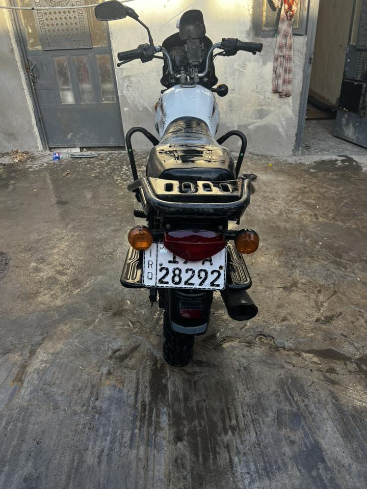 دراجة بوكسر مرقمة باسمي تحويل ثاني يوم مشروع وطني موديل 2023الدراجة بيها نواقص بسيطة السعر 1700 قفل مكاني رئاسة المعلمين المشتل  ***********
