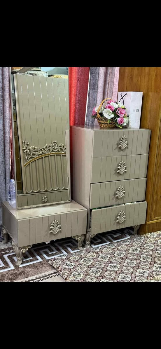 السعر بلاش
غرفه تكمه والنوع ثكيل ومستعجل ع بيعته
هذا رقم راعيه بي واتساب
***********
