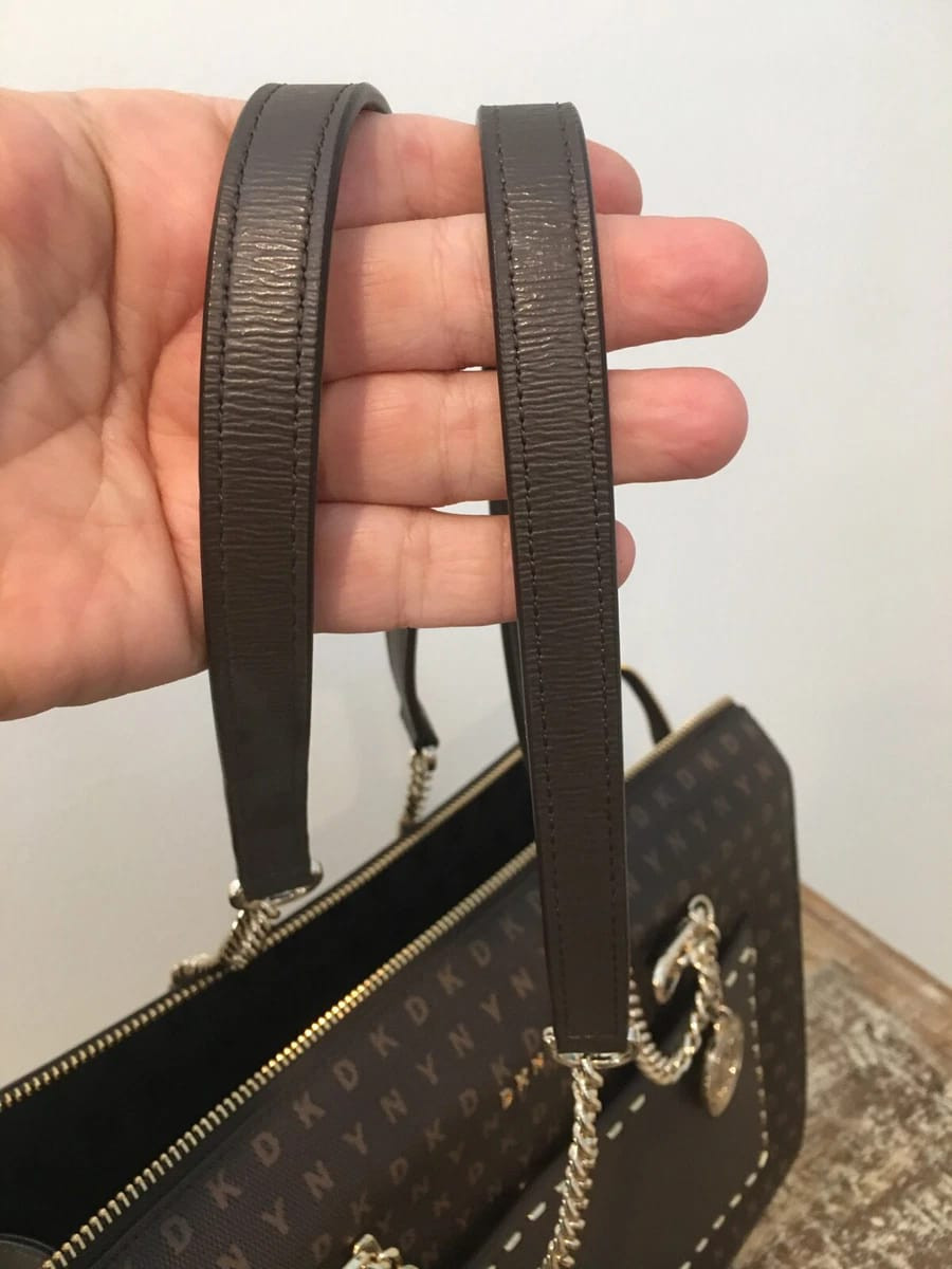 جنطة DKNY جلد امريكي اصلي 
سعر : 80الف مع توصيل


**إذا كنت صاحب هذا الإعلان وتريد حذفه لأي سبب، رجاءا أرسل رسالة إلى الدعم الفني**