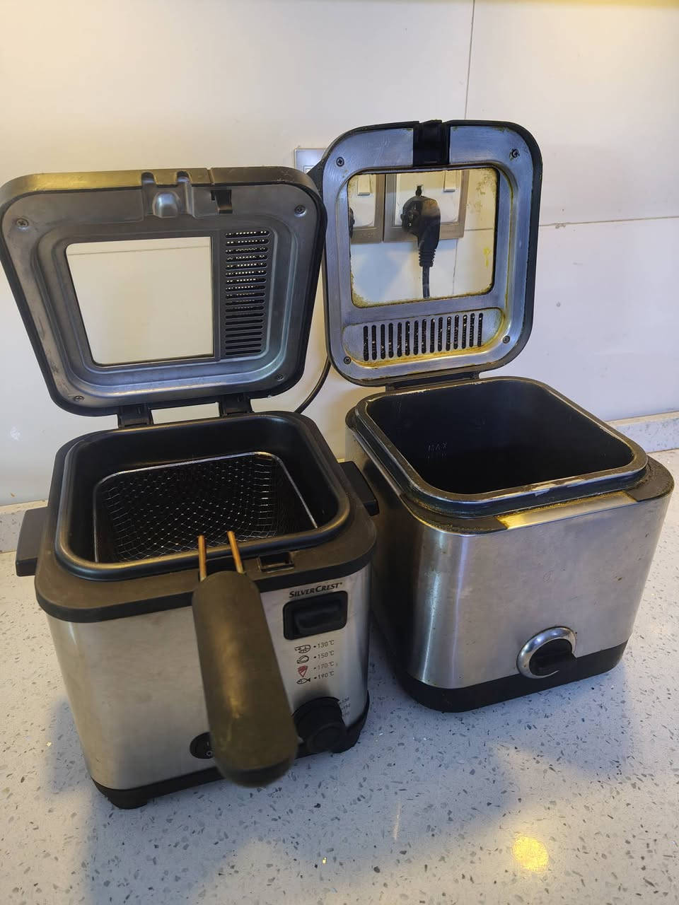 جهاز قلاية زيتية ماركة  SILVER CREST
وحدة جديدة مامستخدمة ووحدة مستخدم
واحد منهن مابي سلة

جهازين ب25

جهاز شعر بنات شغال ب10
مدينة الصدر


**إذا كنت صاحب هذا الإعلان وتريد حذفه لأي سبب، رجاءا أرسل رسالة إلى الدعم الفني**