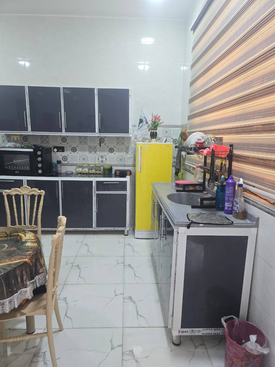 السلام عليكم بيت مساحته 200م بالكوت الجديدة نزلت بترومين  للبيع بناء حديث 2025تلفوني ***********
