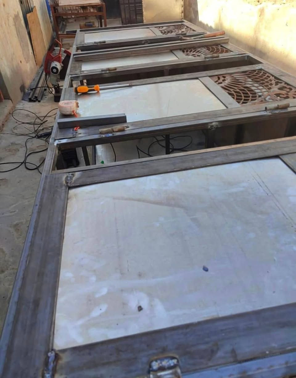 السلام عليكم 
عمل خانات الطول 4 متر والعرض 1 متر 
***********
