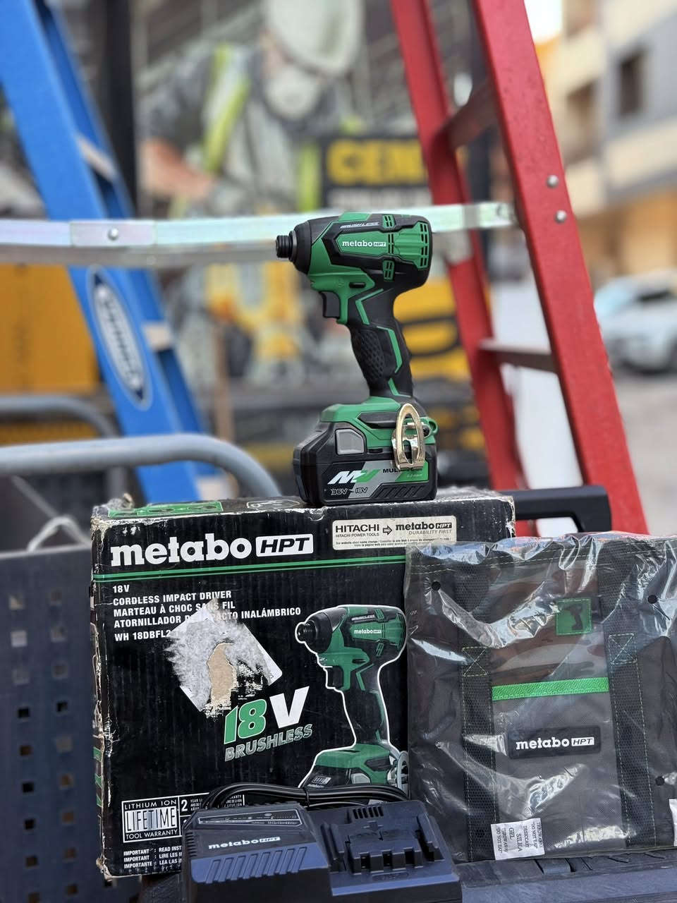 امباكت ميتابو شحن
اصدار حديث مع بطارية متغيرة
وشاحن وحقيبة
جديد غير مستعمل
عنوان كرادة 
للاستفسار خاص 
او وتساب ***********
0781223999
