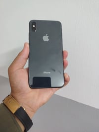ايفون XS ماكس ٢٥٦ • بطارية ١٠٠% • شاشة مبدلة اصلية