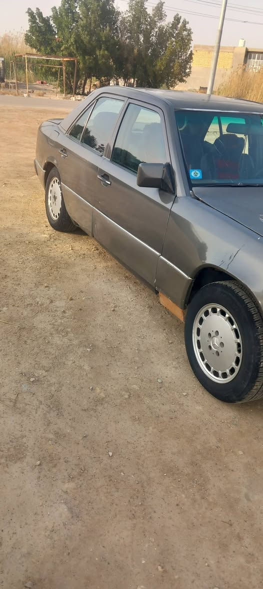 السلام عليكم رمضان كريم مارسدس دب موديل ٨٦ رقم انكليزي بسمي هزه جديده سنويه جديده سياره مقبوله كهربائيات كامله غرفتها نظيفه ويل كب تخم ٥ تخم تاير سياره جاهزه كير ومكينه خير من الله السعر ٣٨ وبيها مجال للطيبين مكان السياره واسط كوت الاحرار اتصل وبيك خير ودلل ***********
