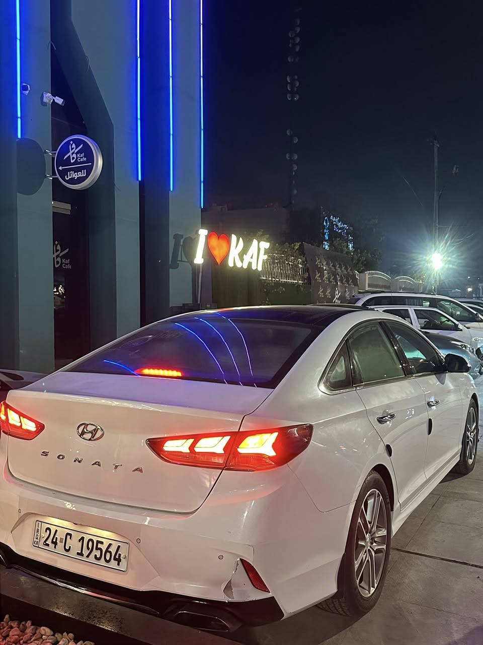 السلام عليكم 
سوناتا 2018 خليجي 
اللون ابيض صدفي 
رقم دهوك شرط التحويل والغرامات
بدون صبغ بدون اي ضرر لاتعديل ولا اي ملاحظة
محرك  2400 دوش 
محرك وكير وبشرط
ماشية 100 الف كيلو متر
فول مواصفات واحد ع واحد
بصمة 
نظام الترحيب عند الاقتراب
بانوراما 
مري شفط 
اشاير بالمري
بكلايت led
لايت زينون شركة متحرك
تبريد قطعتين
اكثر من نظام قيادة
حساسات امامي خلفي 
كامرة 
شاشة متوسطة 
تحكم ستيرن 
كروز تثبيت سرعه 
السيارة بدون دوانز ع  بانزين عادي 
متحتاج اي مصرف 
وبعد مواصفات خير من الله
مكان السيارة الموصل  
للتواصل ***********
السعر 175 وبيها مجال بسيط
