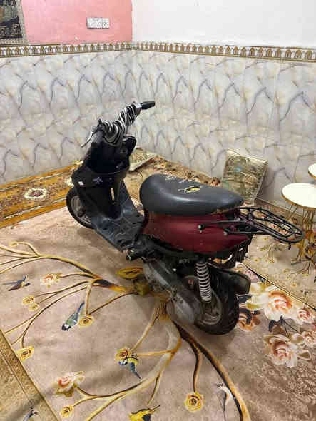 السلام عليكم دراجة بيجي لبيع الدراجة مفتوحة ماصارلها اهواي من جفتناهة الدراجة خير من الله الدراجة هندر واحد الدراجة اتخبل ماعوزهة شي بس سايق ::السعر :185وبي مجال لطيبين المكان ناصرية السكان الصناعي النازله الثالثة الرقم:***********
