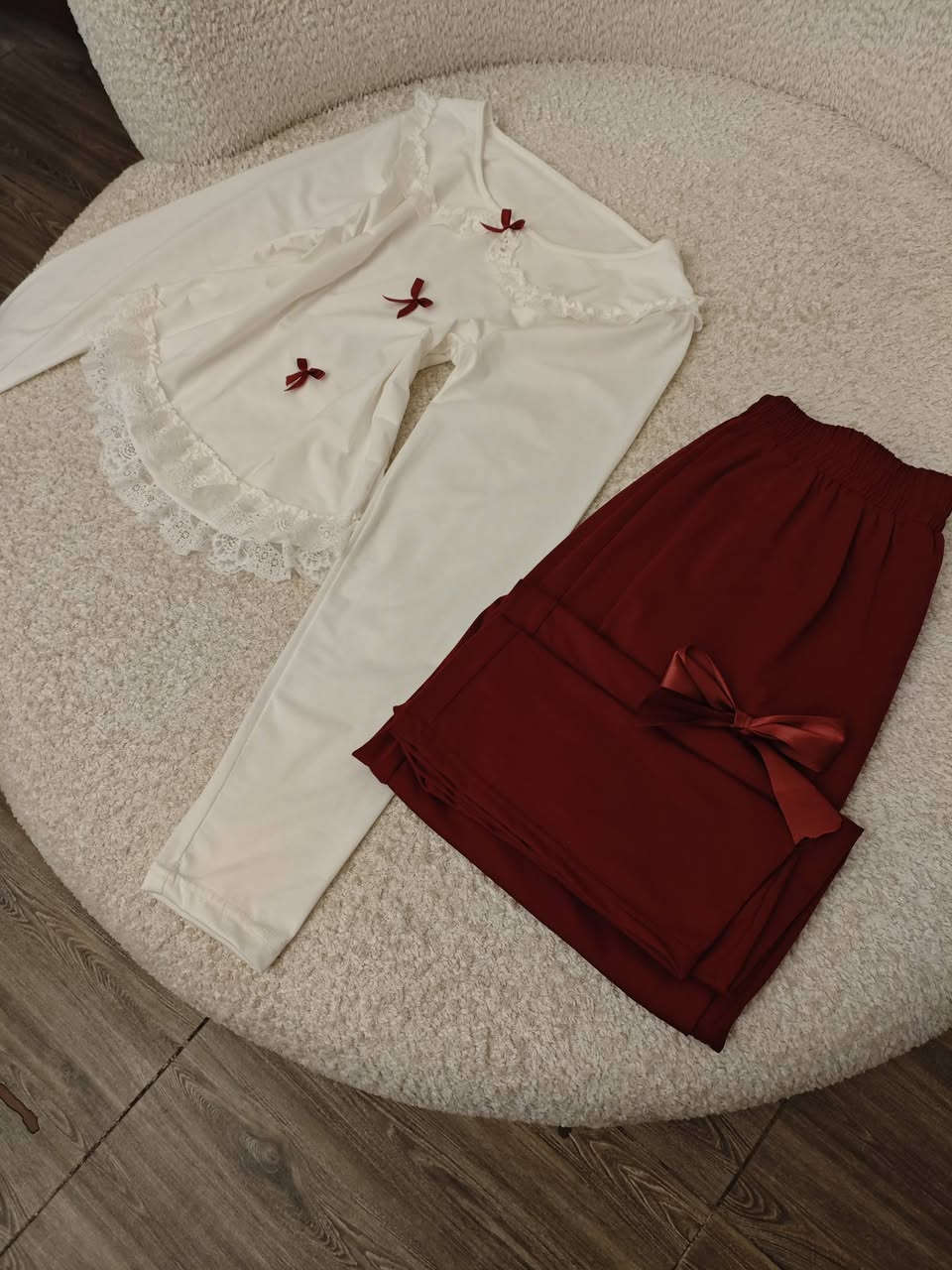 "مزيج الأبيض والماروني يعطي أناقة مختلفة 🌿
تراك رقه"


**إذا كنت صاحب هذا الإعلان وتريد حذفه لأي سبب، رجاءا أرسل رسالة إلى الدعم الفني**