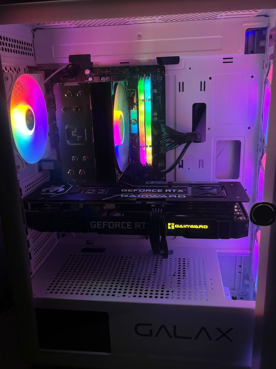 RYZEN 5 5500
RTX 3070 NVIDIA 8GB 
RAM 8GB 3200MHz HIKSEMI U100 RGB ×2
SSD 512GB NVMe HIKSEMI A1000
PSU 650W ZUMAX BRONZ
CASE GALAX REVOLUTION 07
FAN CPU DEEPCOOL AG400
B450M MSI A-PRO MAX II

تجميعة مستعملة قليل كلش نضيفة مع UPS 2000VA وماوس attack shark X5 بمليون و100 وبيها مجال قليل كلش للتواصل ***********
