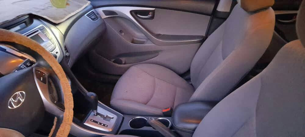 سلام عليكم النترى 2012
وارد امريكي
محرك 1800 دوش جديد
كير  تبريد شغال
جاملغ بيها مبدل بدون داخل
سياره معايزه شيي 
تخم تاير 
دواخل نضيفه جداً
سياره لمتدد
رقم  قادسيه بسمي
100  وبيها مجال بسيط حك الجيه
***********
