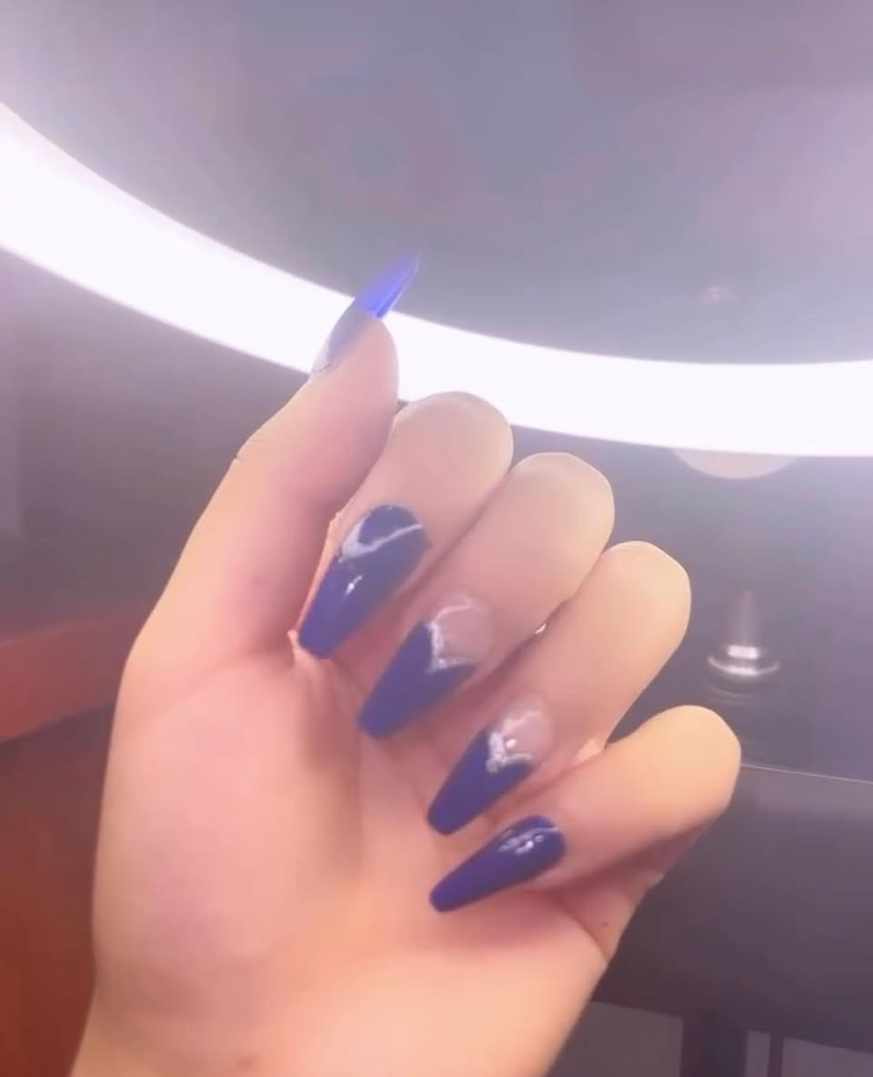 عروض اكرلك شغل خبيرة ميمي بصالون لارين بيوتي للحجز وتساب / ***********عنوان سامراء مرابعة خلف رخص الرخص مقابل جامع الخنساء
