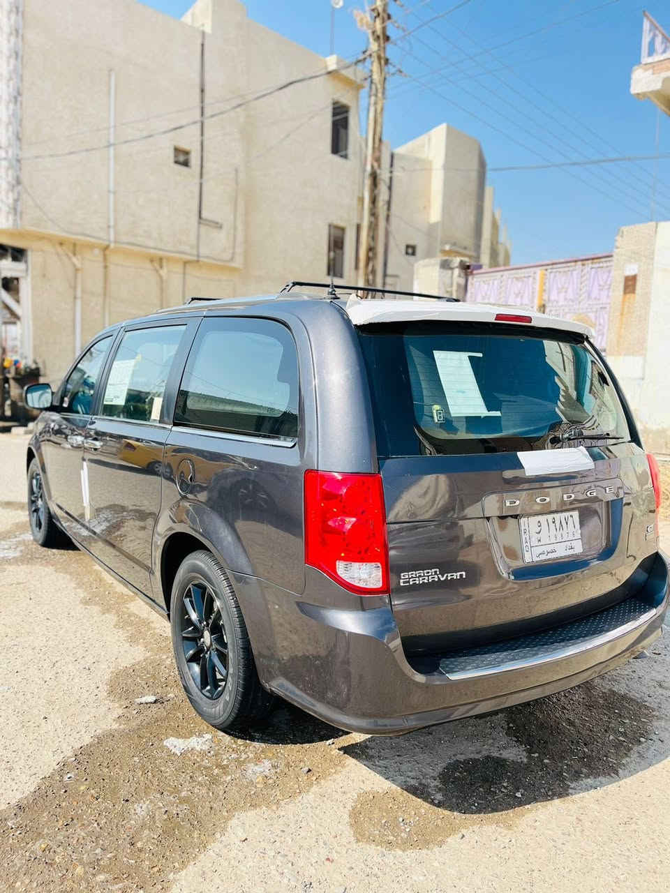 دوج كرفان 2019 فول موصفات حادث خلفي الباب للتواصل *********** السعر 185 وبيه مجال
