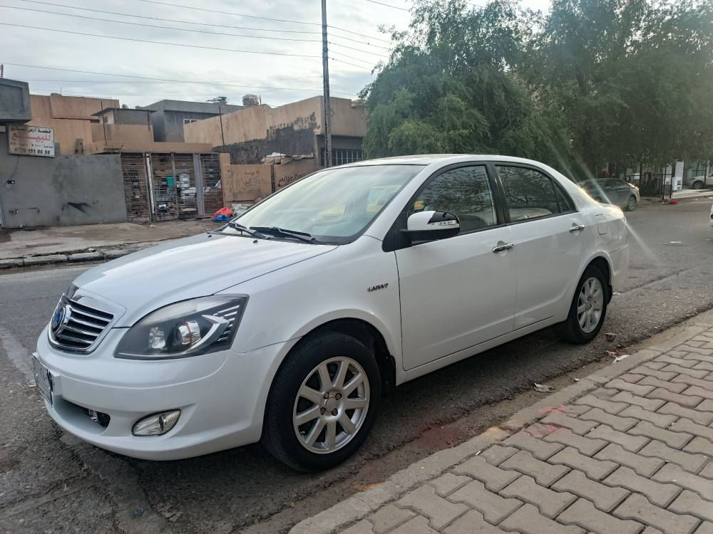 جيلي موبل مويل 12 رقم كركوك مشروع وطني سنويه جديد ودفتر بانزين موجود سياره جديده كير عادي بلادي مكينه كير بشرط السياره جديده لوك بس جامرلخ الكدام السائق صبغ باقي كله بلادي لا خياس ولا جلح سعره 65 بي مجال اتصل *********** كركوك, العراق
