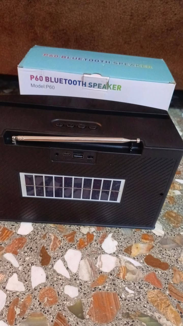 🔊 سبيكر (أم بي ثري)  P60 Bluetooth  
 شحن عن طريق الكهرباء أو  الطاقة الشمسية. 
🔋 بطارية تدوم لساعات طويلة 
📡 اتصال سريع ومستقر عبر البلوتوث بدون تقطيع 
🎶 صوت واضح وعالي الجودة
💼 تصميم أنيق وسهل الحمل
✔️ مناسب للبيت، الرحلات، الحفلات
✔️ راديو FM مدمج(يعني حتى لو ماكو نت، تبقى تسمع نغمات وأخبار)

🔹مدى البلوتوث: 10 أمتار
🔹قدرة الصوت: 10 واط
🔹سعة البطارية: 2400 مللي أمبير

السعر ٣٠ الف والتوصيل #مجاني
📦#يتوفر توصيل لجميع محافظات العراق


**إذا كنت صاحب هذا الإعلان وتريد حذفه لأي سبب، رجاءا أرسل رسالة إلى الدعم الفني**