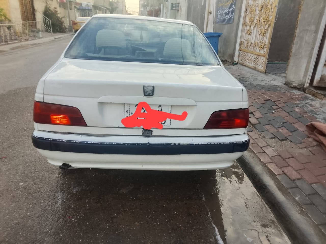 السلام عليكم للبيع بيجو بارص 2013 بأسمي سنويه ورقم جديد جاهزه مكينه وكير تخم تاير جديد التبريد نقص فقط غاز السياره بدون حادث بيها مكانات تكحيل ب38 وبيها مجال مكان السياره كربلاء ***********
